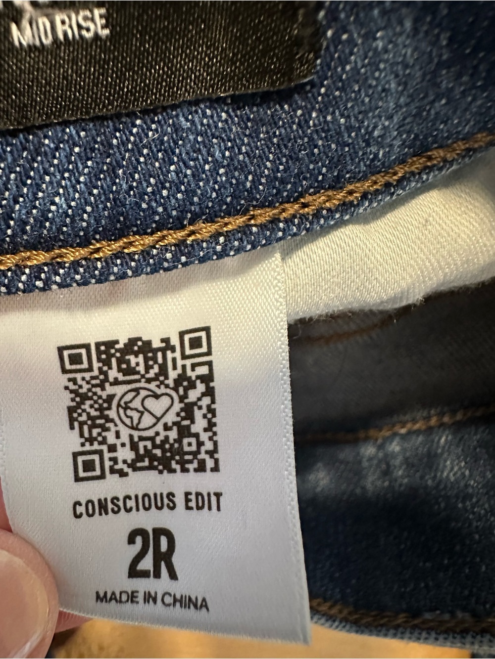 Express Mid Rise Medium Wash FlexX Skyscraper Jeans size 2 - Picture 8 of 10